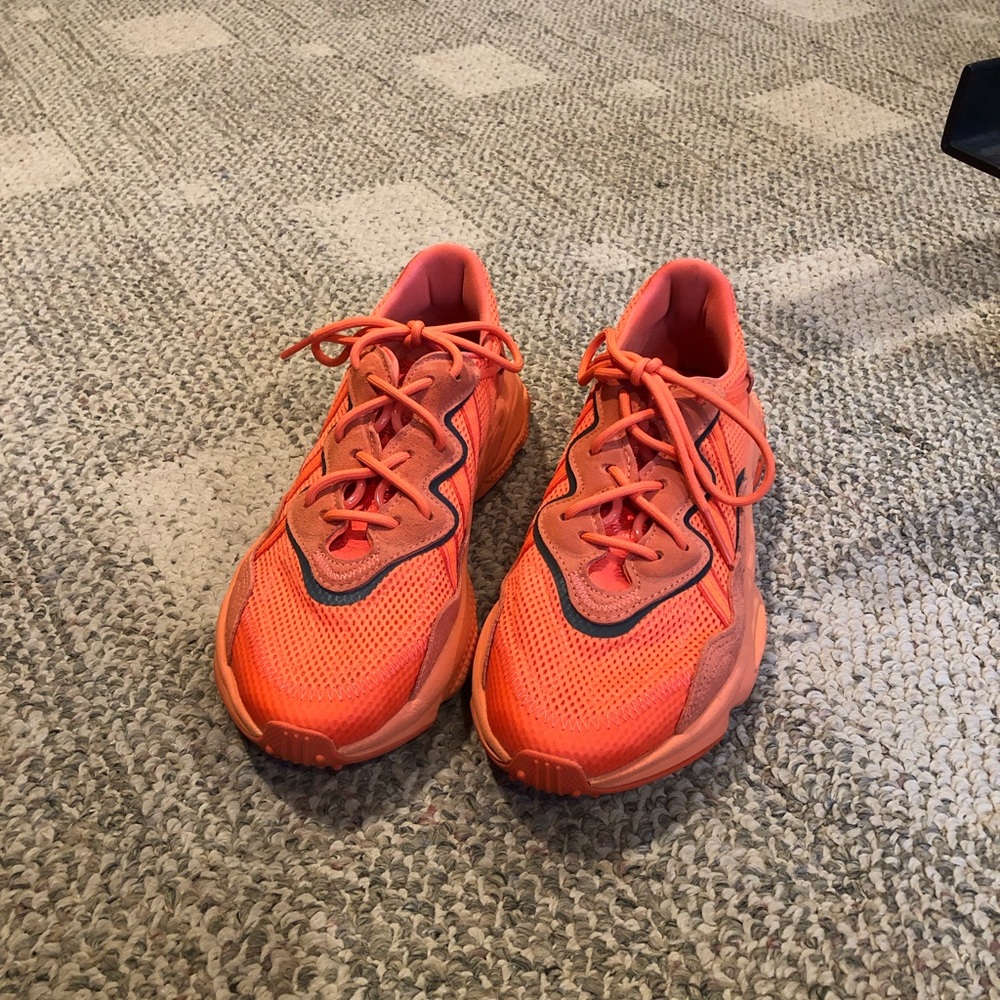 Worn once’s men’s 9 adidas ozweego